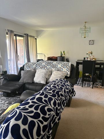 962 High Path Road 962, Windsor, CT 06095