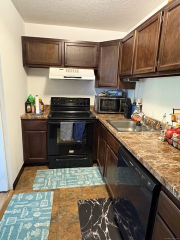 962 High Path Road 962, Windsor, CT 06095