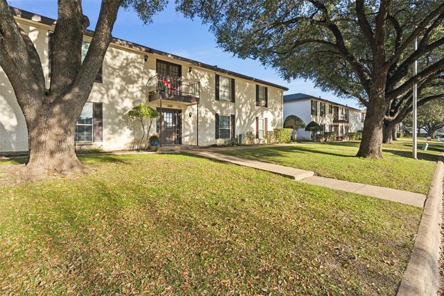 4008 Ridglea Country Club Drive 304, Fort Worth, TX 76126
