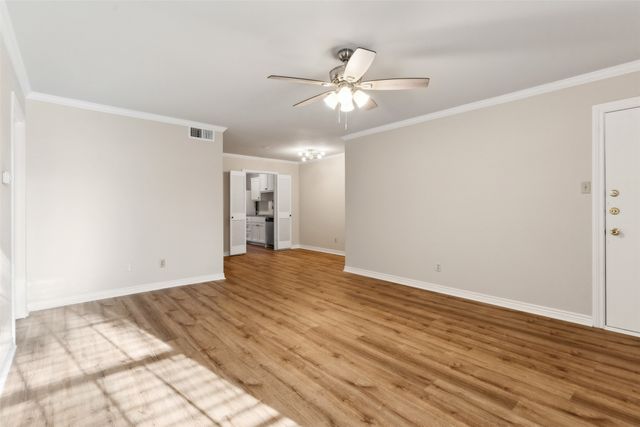 4008 Ridglea Country Club Drive 304, Fort Worth, TX 76126