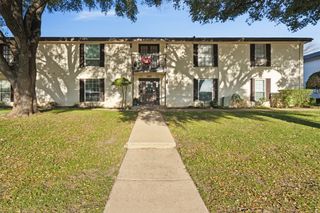4008 Ridglea Country Club Drive 304, Fort Worth, TX 76126