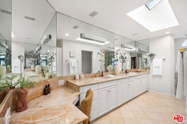 2645 Cordelia Road, Los Angeles, CA 90049