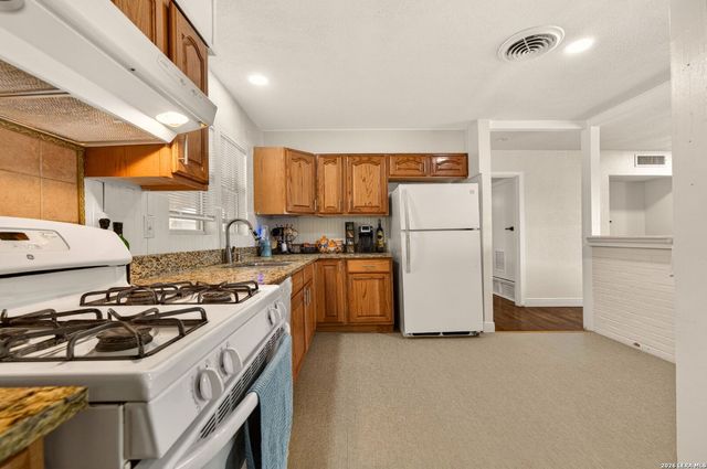 1235 OBLATE DR, San Antonio, TX 78216