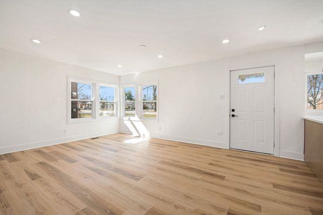 1943 Mayfair Avenue, Westchester, IL 60154