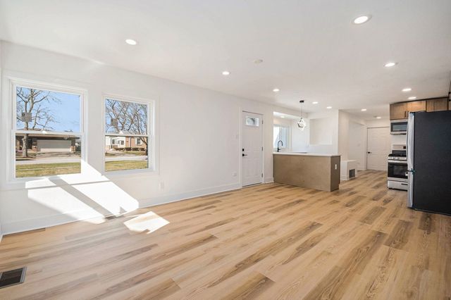 1943 Mayfair Avenue, Westchester, IL 60154