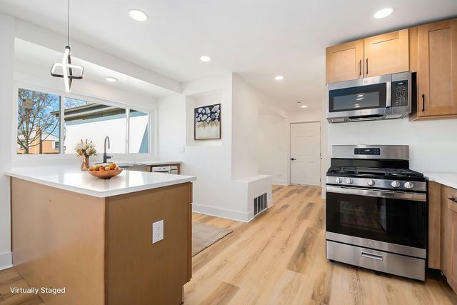 1943 Mayfair Avenue, Westchester, IL 60154