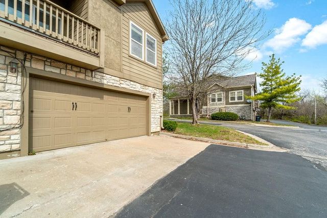 11171 S Woodsonia Drive, Olathe, KS 66061