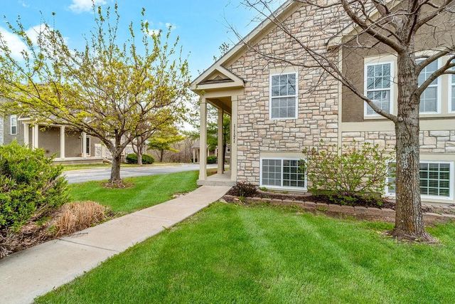 11171 S Woodsonia Drive, Olathe, KS 66061