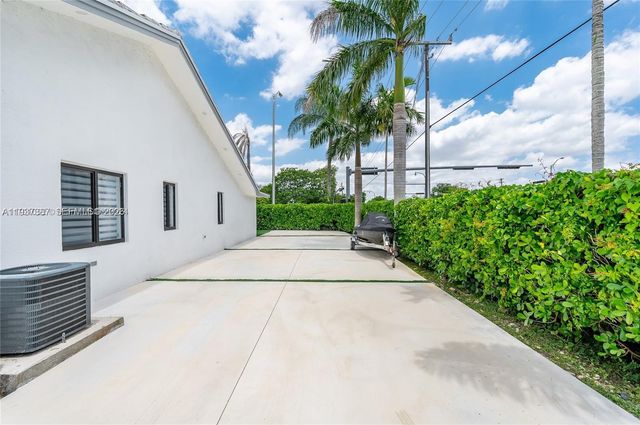 9701 SW 56th Ter, Miami, FL 33173