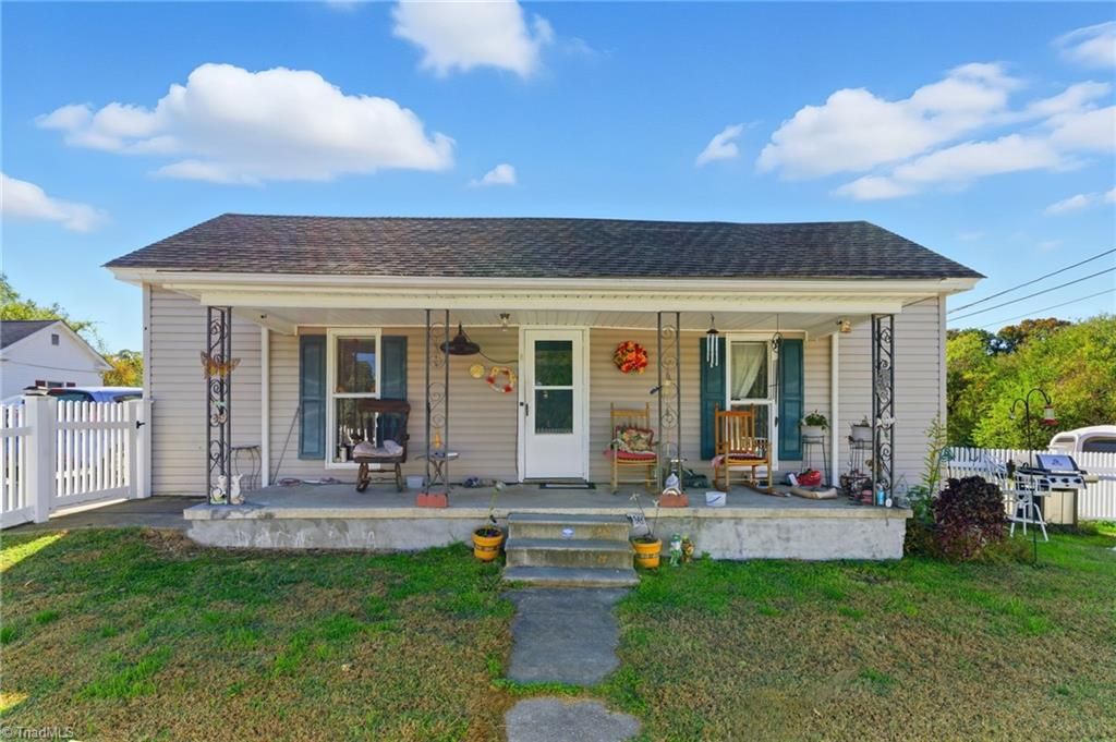 611 Riverside Drive, Eden, NC 27288