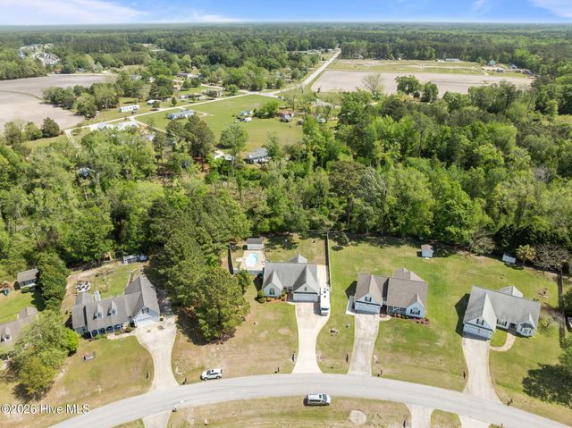 116 Bur Oaks Boulevard, Newport, NC 28570