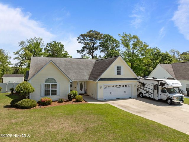 116 Bur Oaks Boulevard, Newport, NC 28570