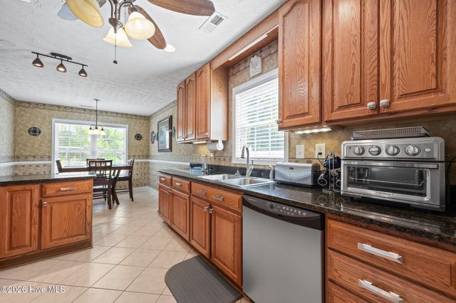 116 Bur Oaks Boulevard, Newport, NC 28570