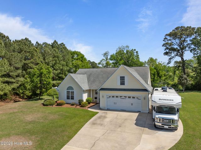 116 Bur Oaks Boulevard, Newport, NC 28570