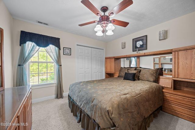 116 Bur Oaks Boulevard, Newport, NC 28570