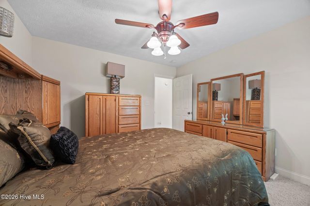 116 Bur Oaks Boulevard, Newport, NC 28570