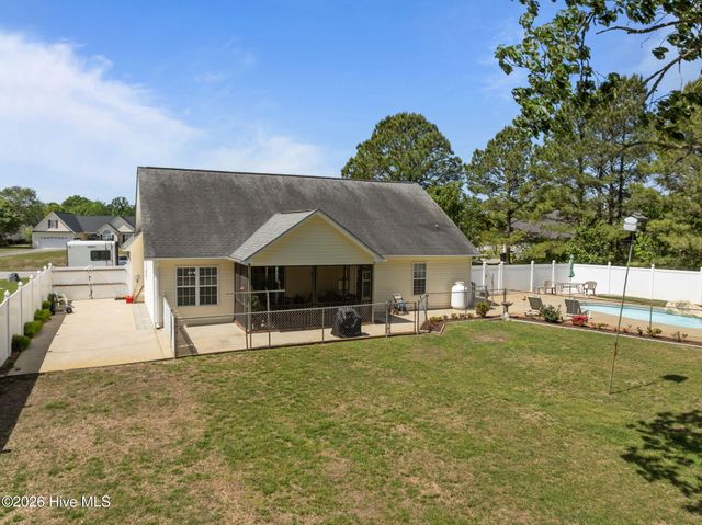 116 Bur Oaks Boulevard, Newport, NC 28570