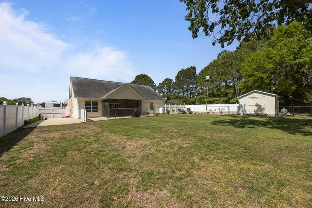 116 Bur Oaks Boulevard, Newport, NC 28570