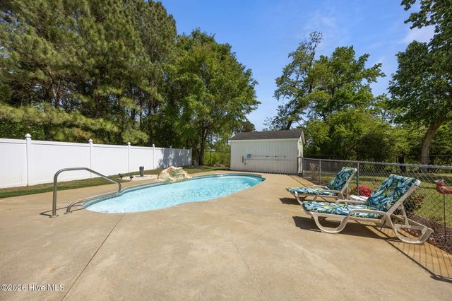 116 Bur Oaks Boulevard, Newport, NC 28570