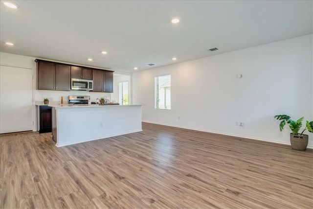 194 George Neggan LN, Bastrop, TX 78602