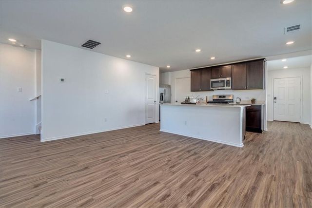 194 George Neggan LN, Bastrop, TX 78602