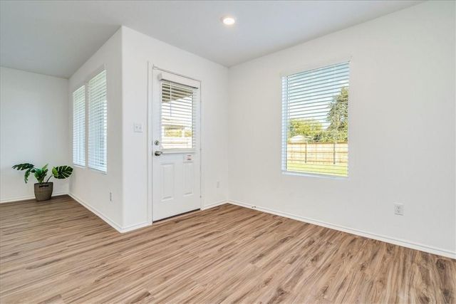194 George Neggan LN, Bastrop, TX 78602