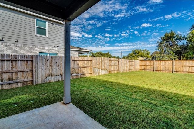 194 George Neggan LN, Bastrop, TX 78602