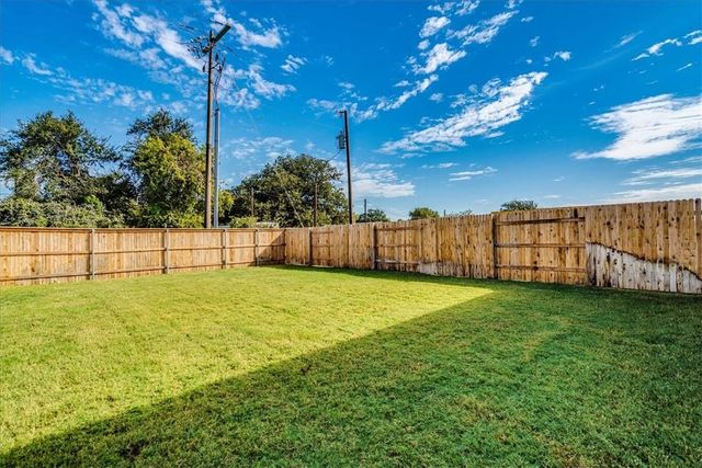 194 George Neggan LN, Bastrop, TX 78602
