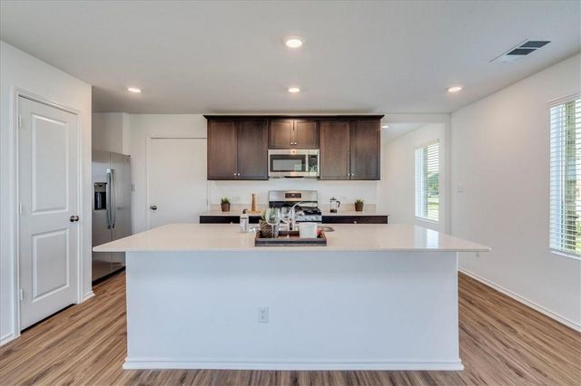 194 George Neggan LN, Bastrop, TX 78602