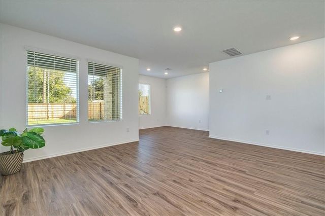 194 George Neggan LN, Bastrop, TX 78602
