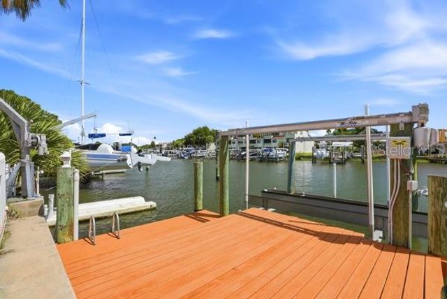 567 BAYWOOD DRIVE S, Dunedin, FL 34698