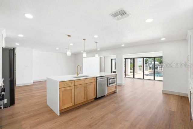 567 BAYWOOD DRIVE S, Dunedin, FL 34698
