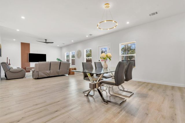 2307 Lathan LN, Taylor, TX 76574