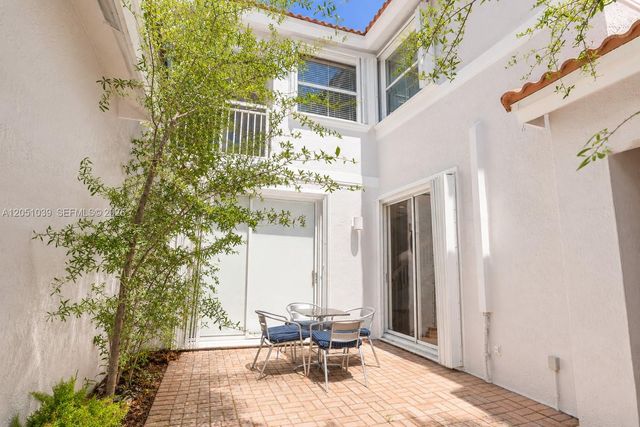 1115 Weeping Willow Way, Hollywood, FL 33019