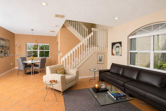 1115 Weeping Willow Way, Hollywood, FL 33019
