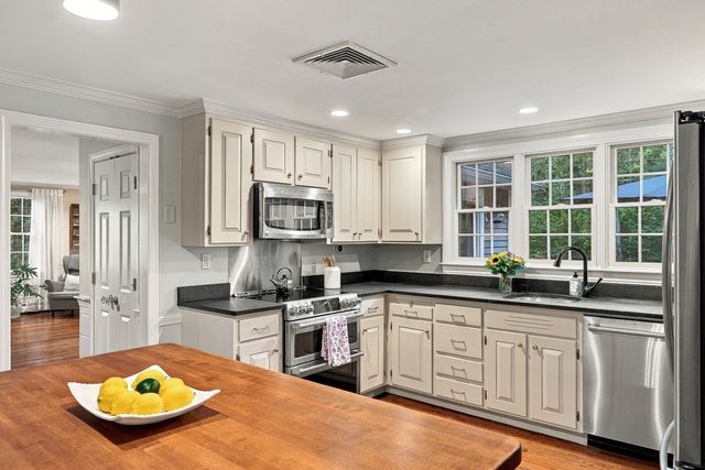 64 Parsonage Lane, Topsfield, MA 01983