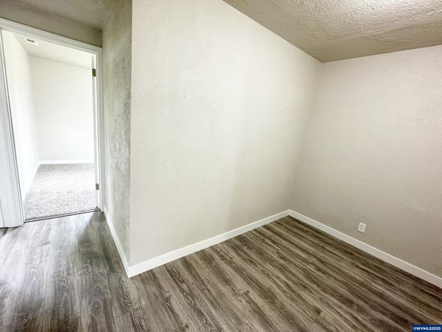 1201 1st Av, Sweet Home, OR 97386