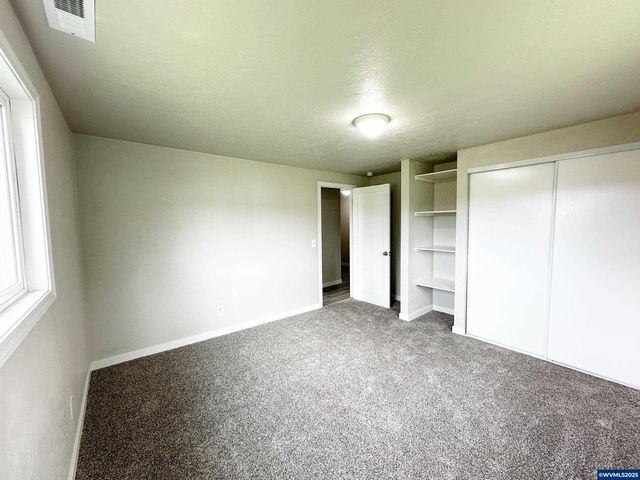 1201 1st Av, Sweet Home, OR 97386