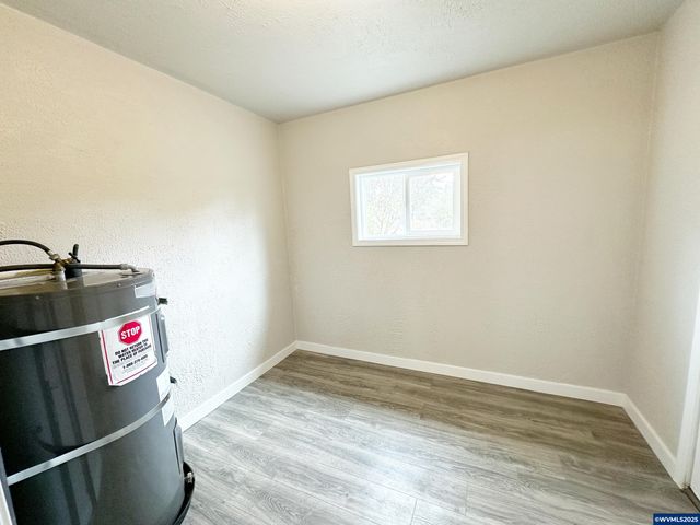 1201 1st Av, Sweet Home, OR 97386
