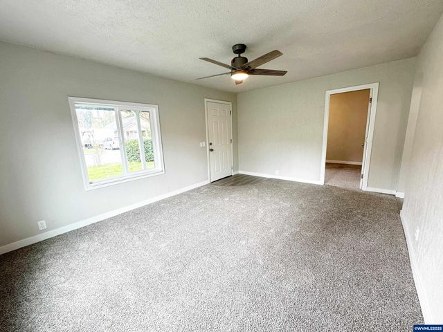 1201 1st Av, Sweet Home, OR 97386
