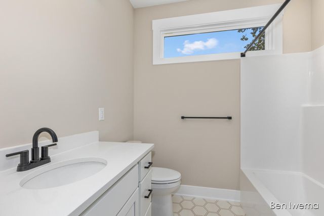 9026 Weston Drive, Coopersville, MI 49404