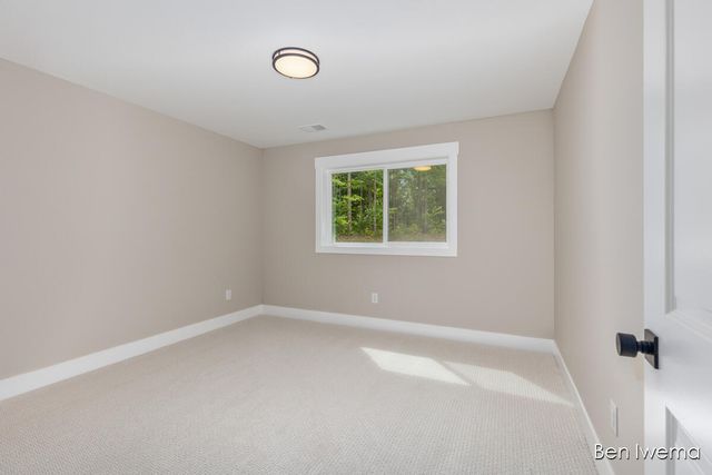 9026 Weston Drive, Coopersville, MI 49404