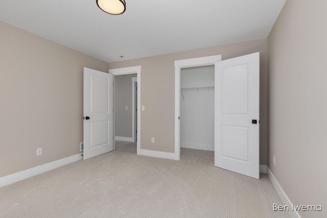 9026 Weston Drive, Coopersville, MI 49404