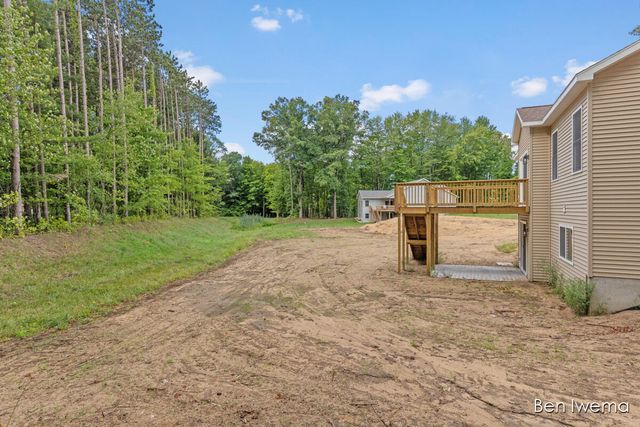 9026 Weston Drive, Coopersville, MI 49404