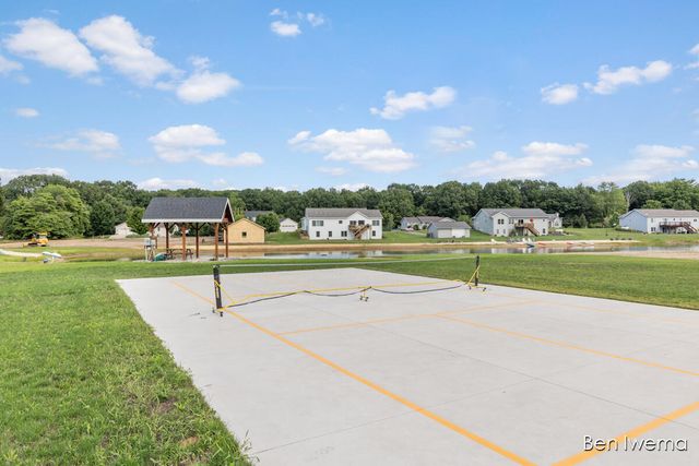 9026 Weston Drive, Coopersville, MI 49404