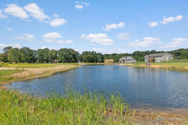 9026 Weston Drive, Coopersville, MI 49404