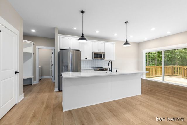 9026 Weston Drive, Coopersville, MI 49404