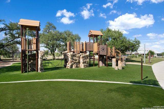 1573 Las Fontanasa, New Braunfels, TX 78132