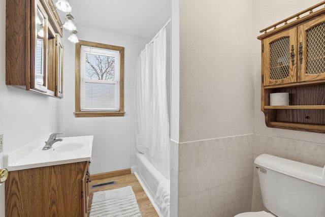 1443 Hazelwood Street, Saint Paul, MN 55106