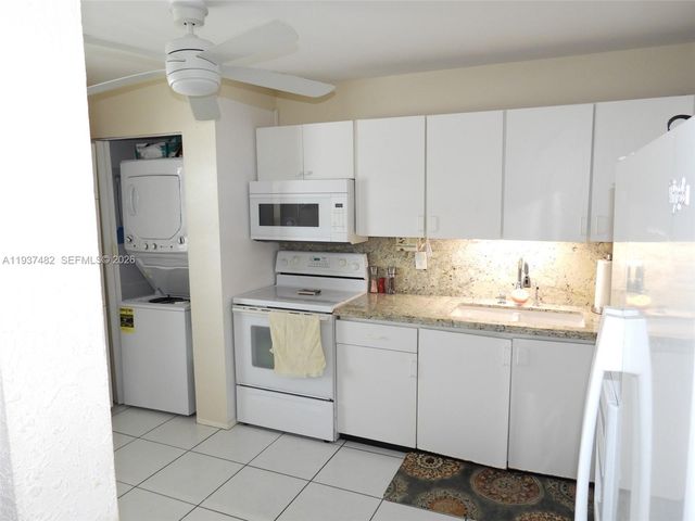 1631 Riverview Rd 203, Deerfield Beach, FL 33441